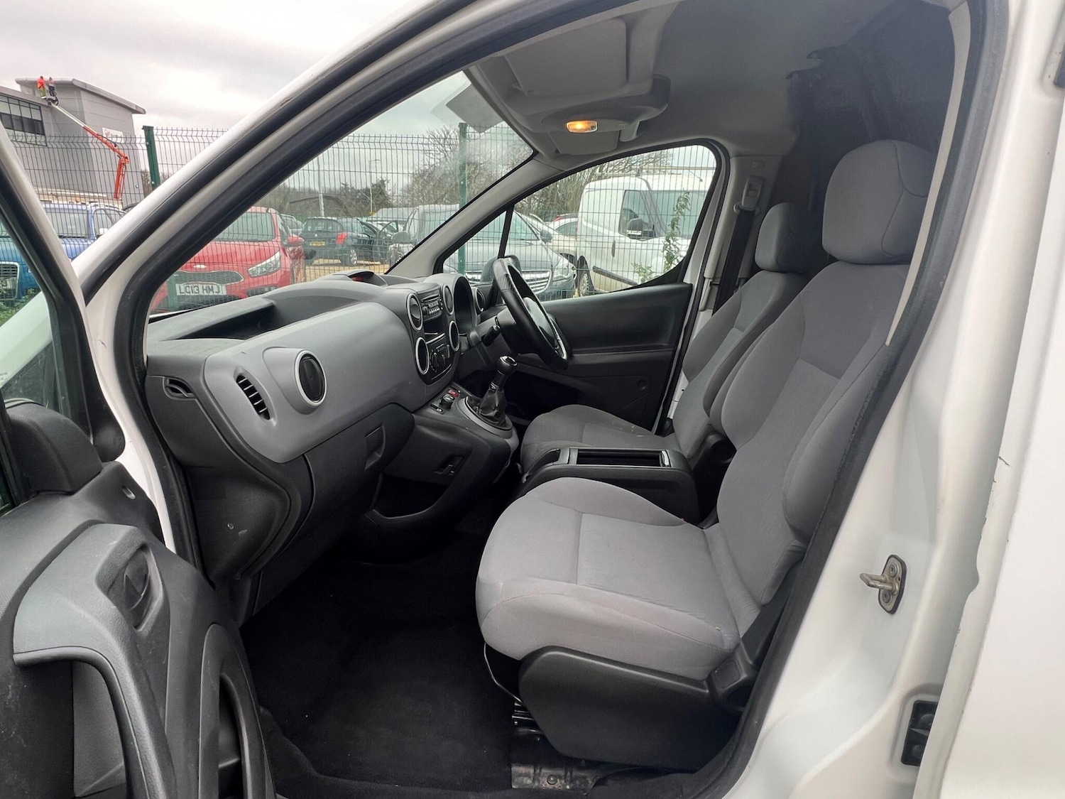 Used Peugeot Partner 2013 for sale - 76645947: Photo 11