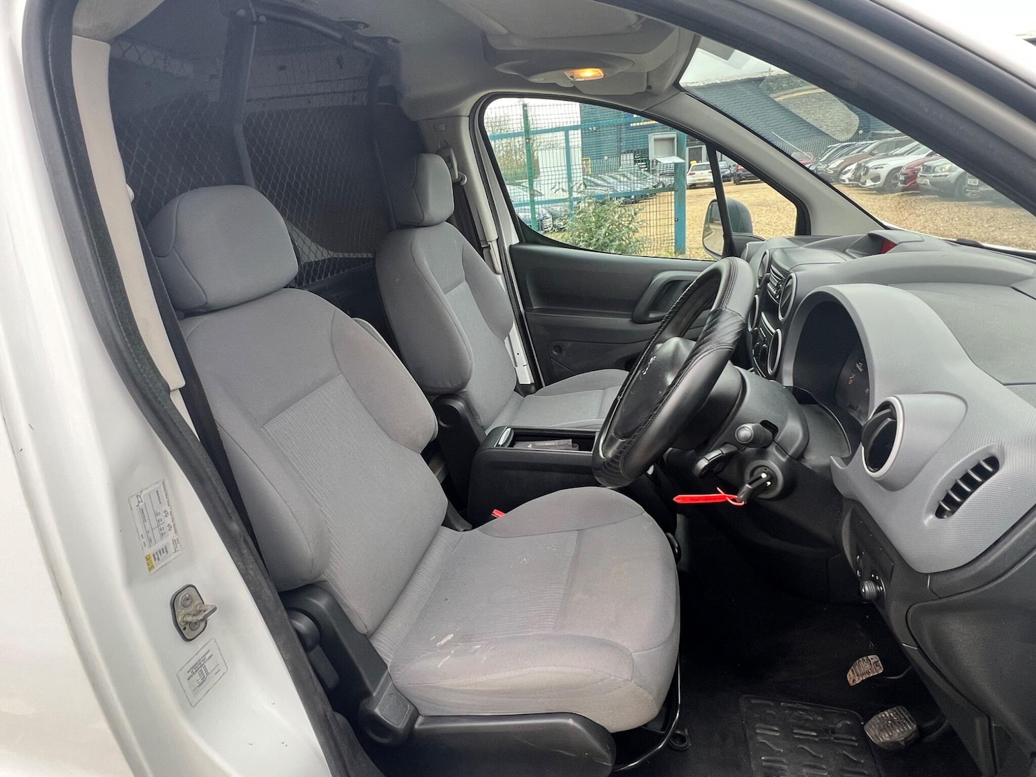 Used Peugeot Partner 2013 for sale - 76645947: Photo 2