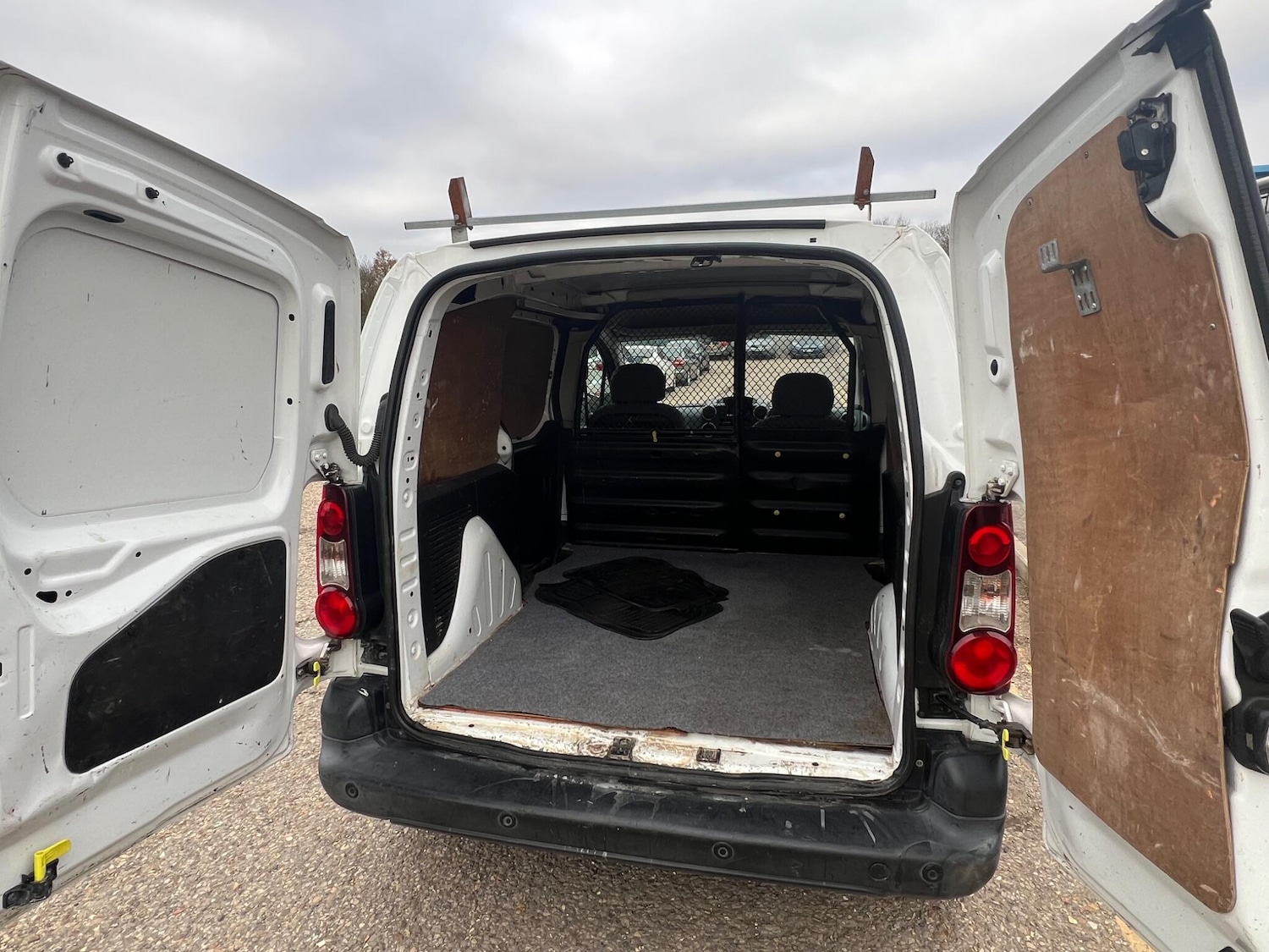 Used Peugeot Partner 2013 for sale - 76645947: Photo 9