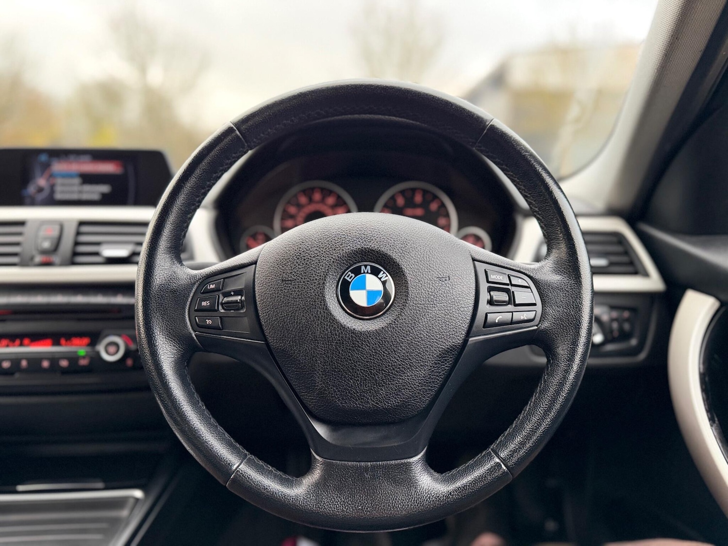 Used BMW 3 Series 2014 for sale - 75697168: Photo 31