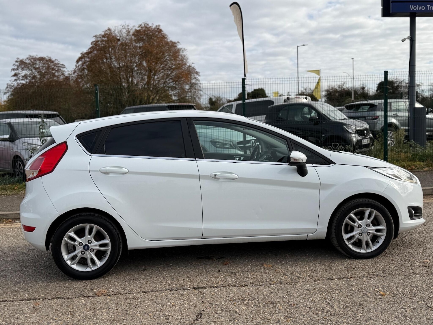 Used Ford Fiesta 2015 for sale - 76317907: Photo 3