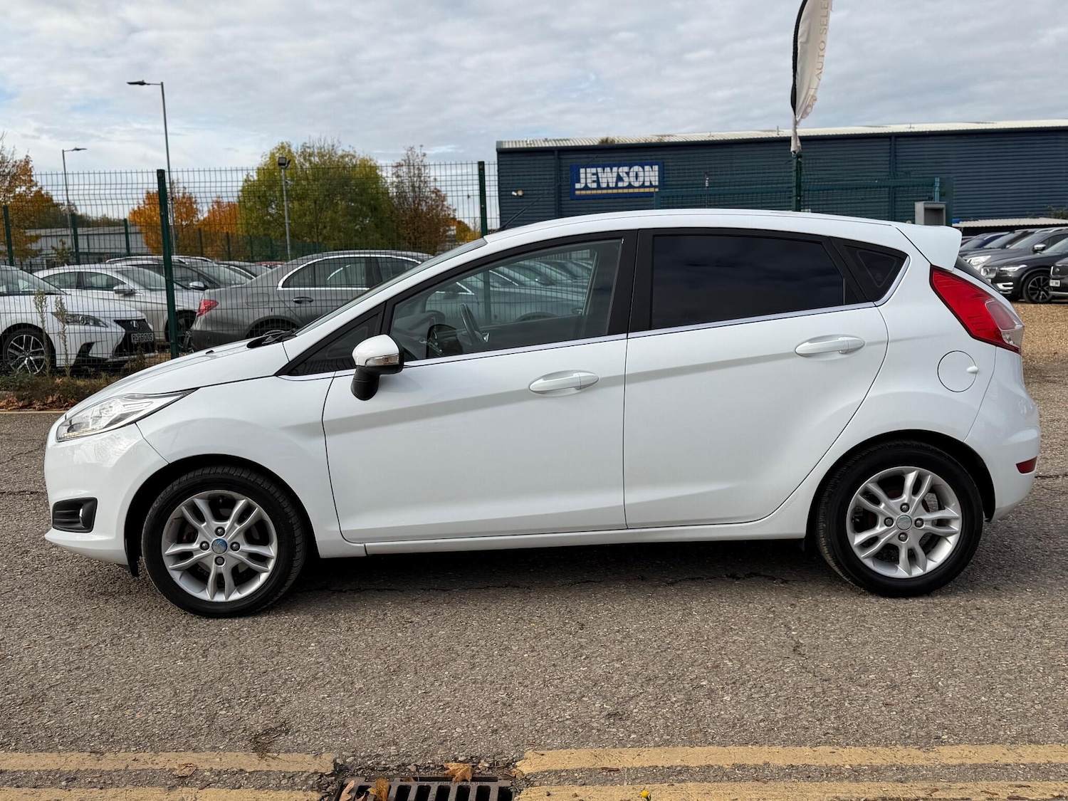 Used Ford Fiesta 2015 for sale - 76317907: Photo 4