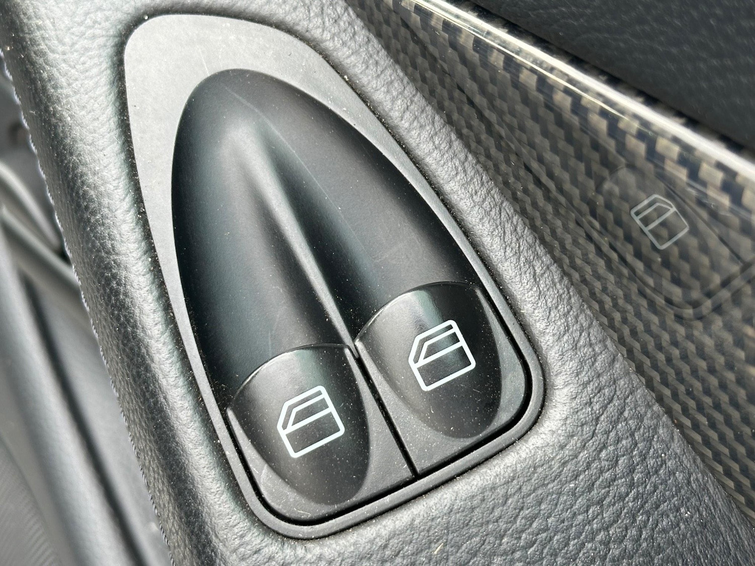 Used Mercedes-Benz SL 2008 for sale - 76201275: Photo 11