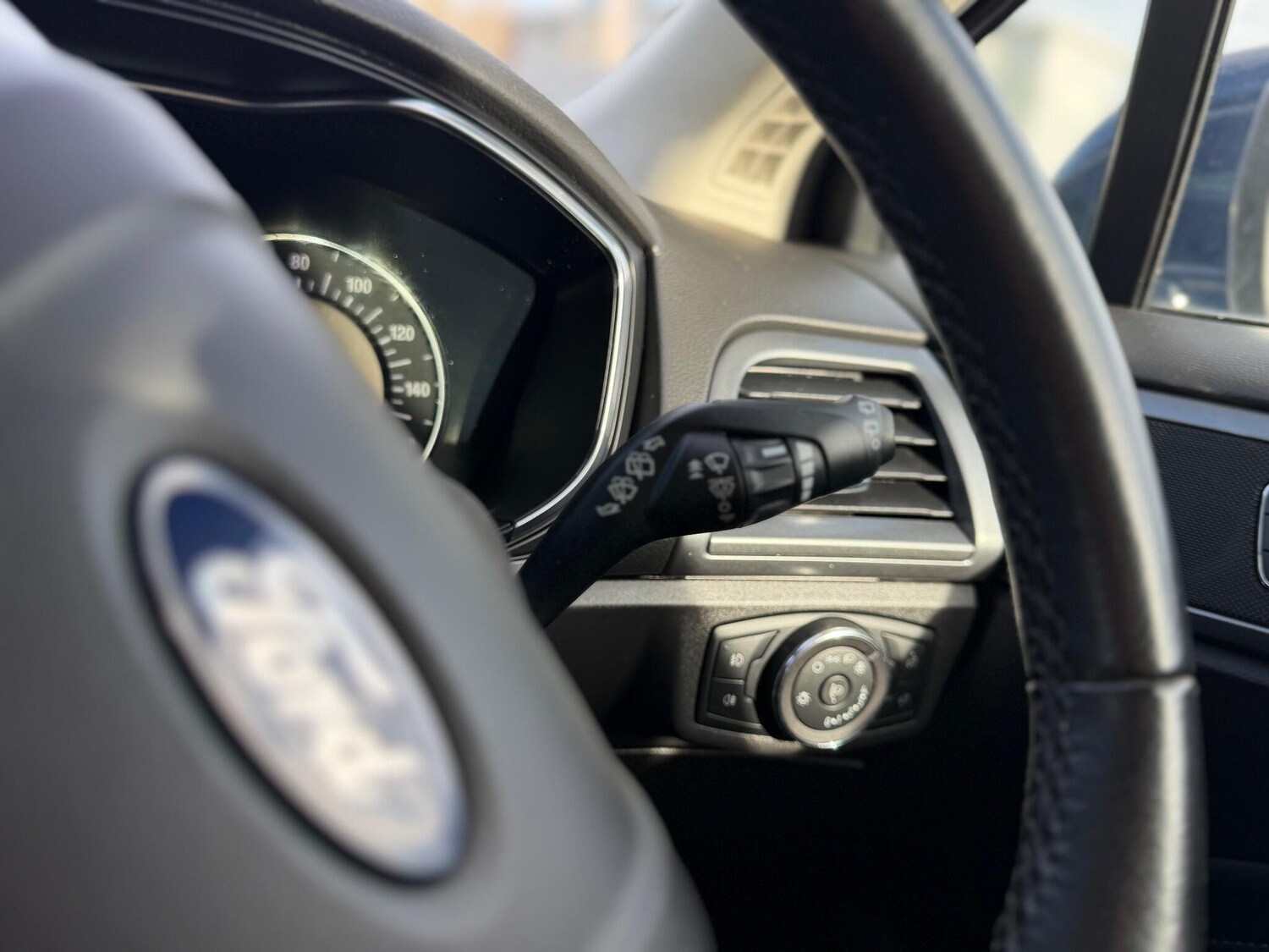 Used Ford Mondeo 2018 for sale - 74944807: Photo 32