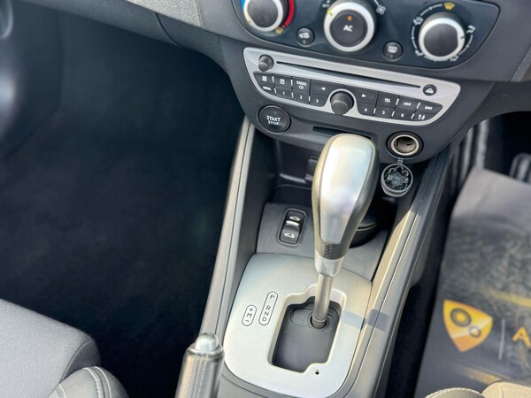 Used Renault Megane 2011 for sale - 76167053: Photo 10