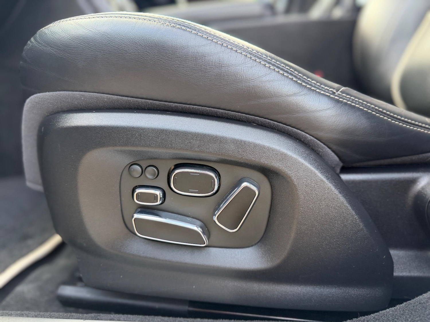 Used Jaguar XJ 2012 for sale - 75904861: Photo 11