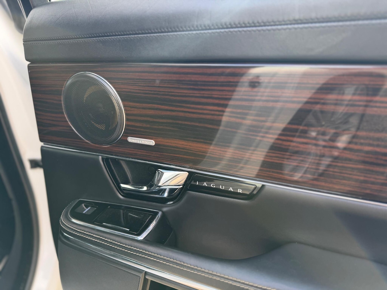 Used Jaguar XJ 2012 for sale - 75904861: Photo 18