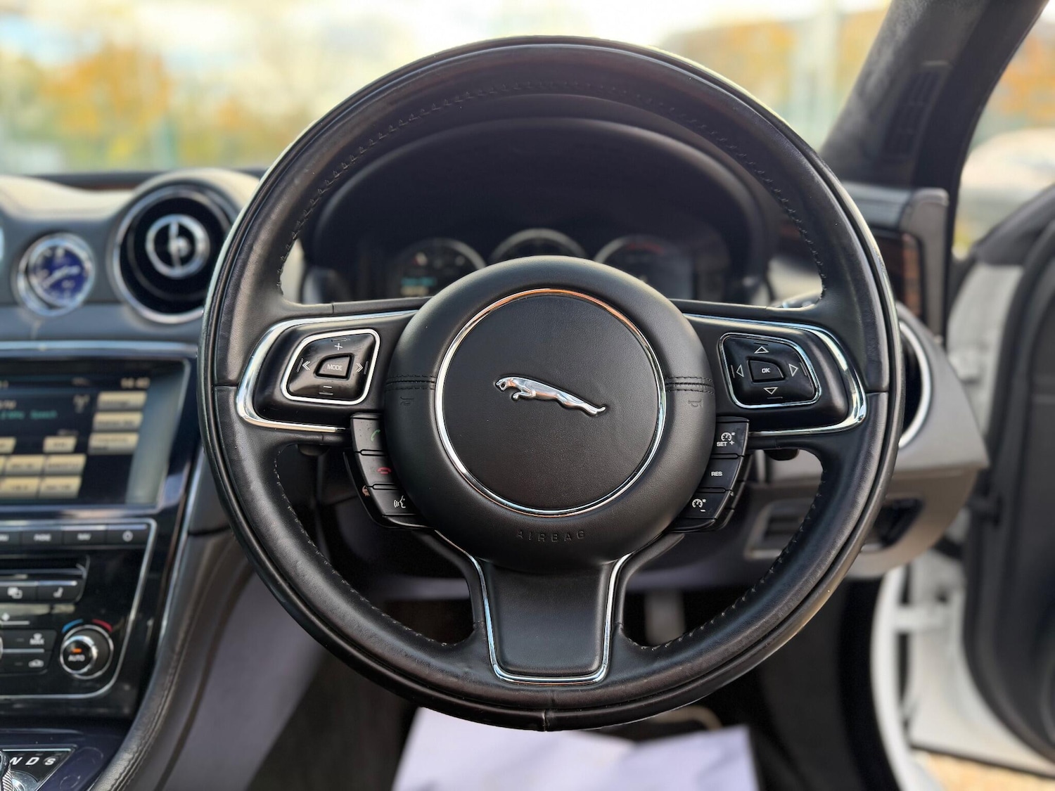 Used Jaguar XJ 2012 for sale - 75904861: Photo 42