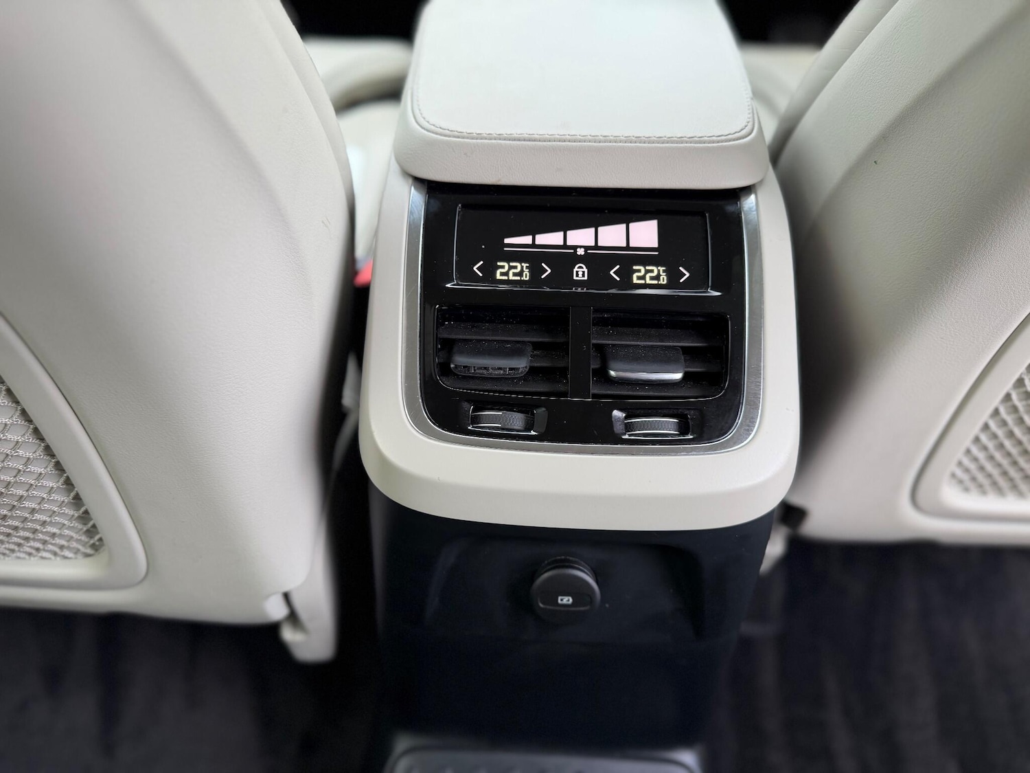 Used Volvo XC90 2021 for sale - 76199849: Photo 15