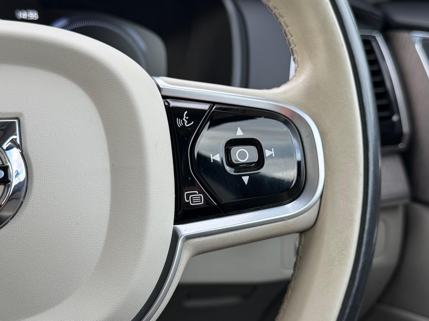 Used Volvo XC90 2021 for sale - 76199849: Photo 37