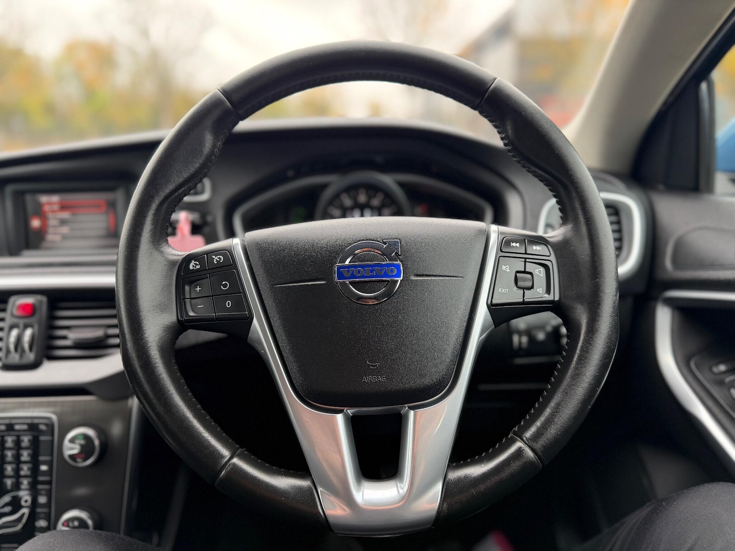 Used Volvo V40 2015 for sale - 75914885: Photo 29