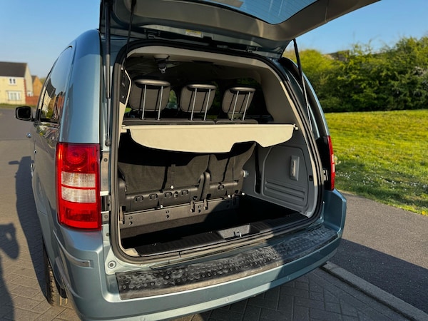 Used Chrysler Grand Voyager 2010 for sale - 74125108: Photo 13