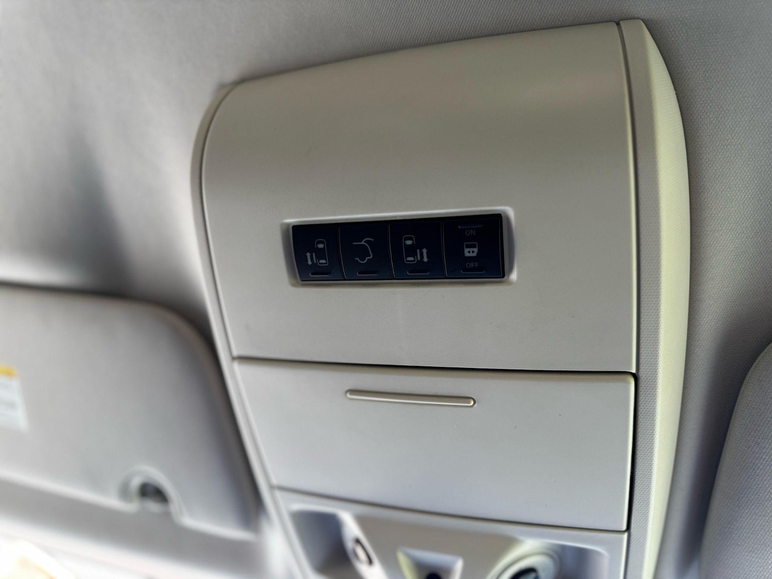 Used Chrysler Grand Voyager 2010 for sale - 74125108: Photo 30