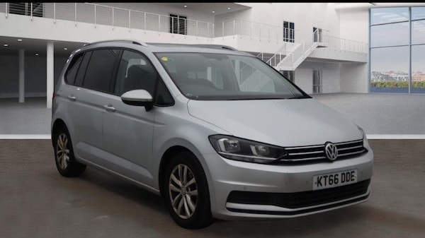 Used Volkswagen Touran 2017 for sale - 76200996: Photo 1