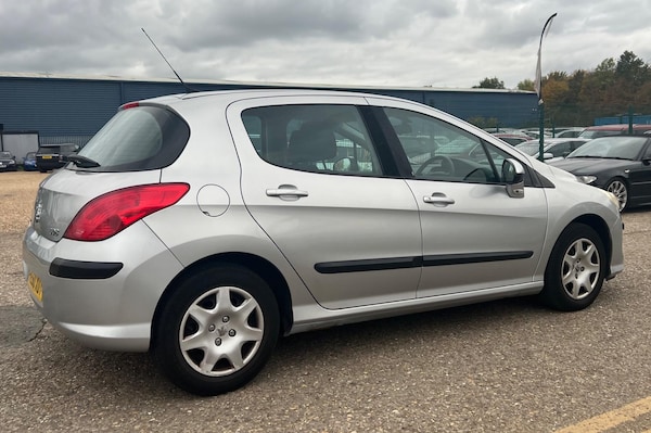 Used Peugeot 308 2011 for sale - 76318140: Photo 13