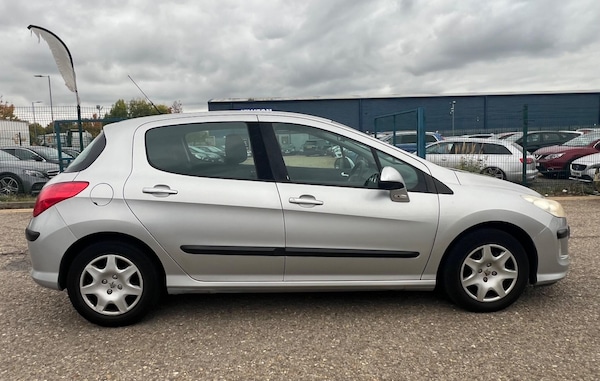 Used Peugeot 308 2011 for sale - 76318140: Photo 14