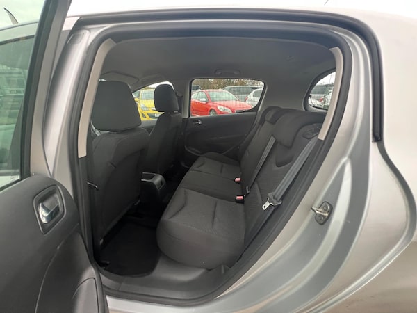 Used Peugeot 308 2011 for sale - 76318140: Photo 15
