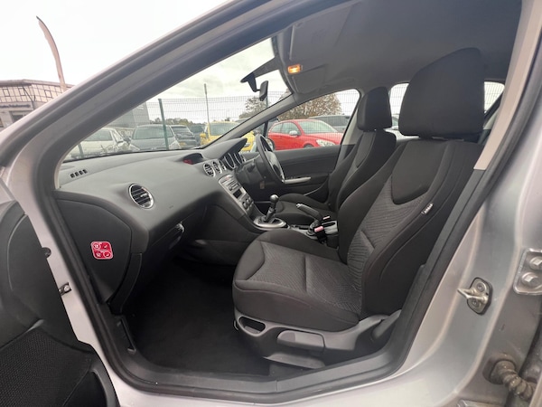 Used Peugeot 308 2011 for sale - 76318140: Photo 16
