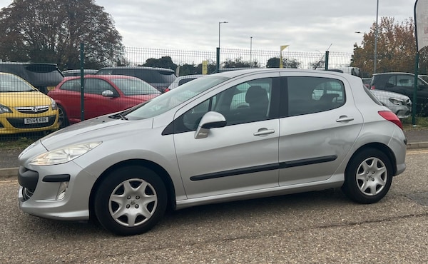 Used Peugeot 308 2011 for sale - 76318140: Photo 4