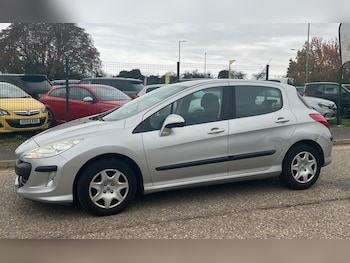 Used Peugeot 308 2011 for sale - 76318140: Photo