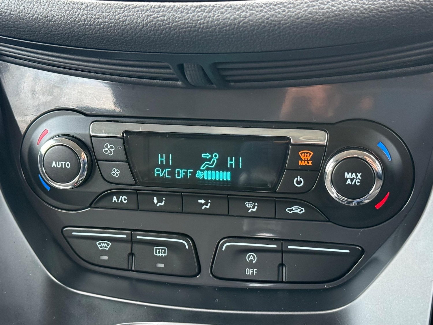 Used Ford Kuga 2015 for sale - 76167386: Photo 12