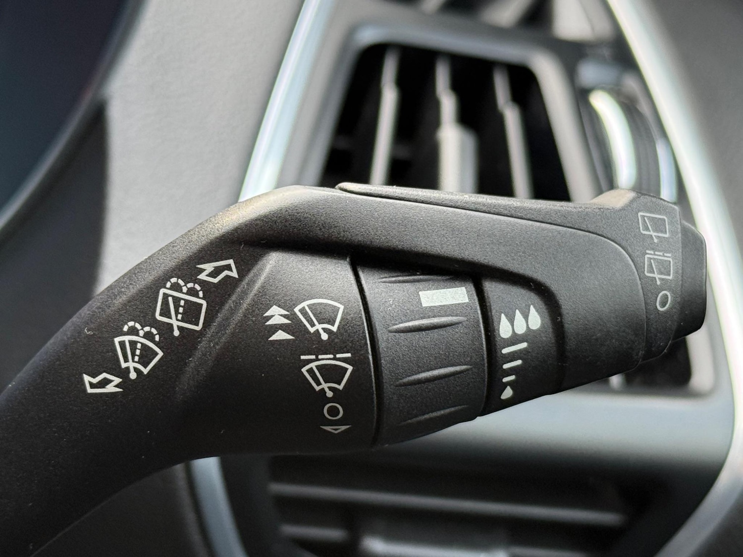 Used Ford Kuga 2015 for sale - 76167386: Photo 14