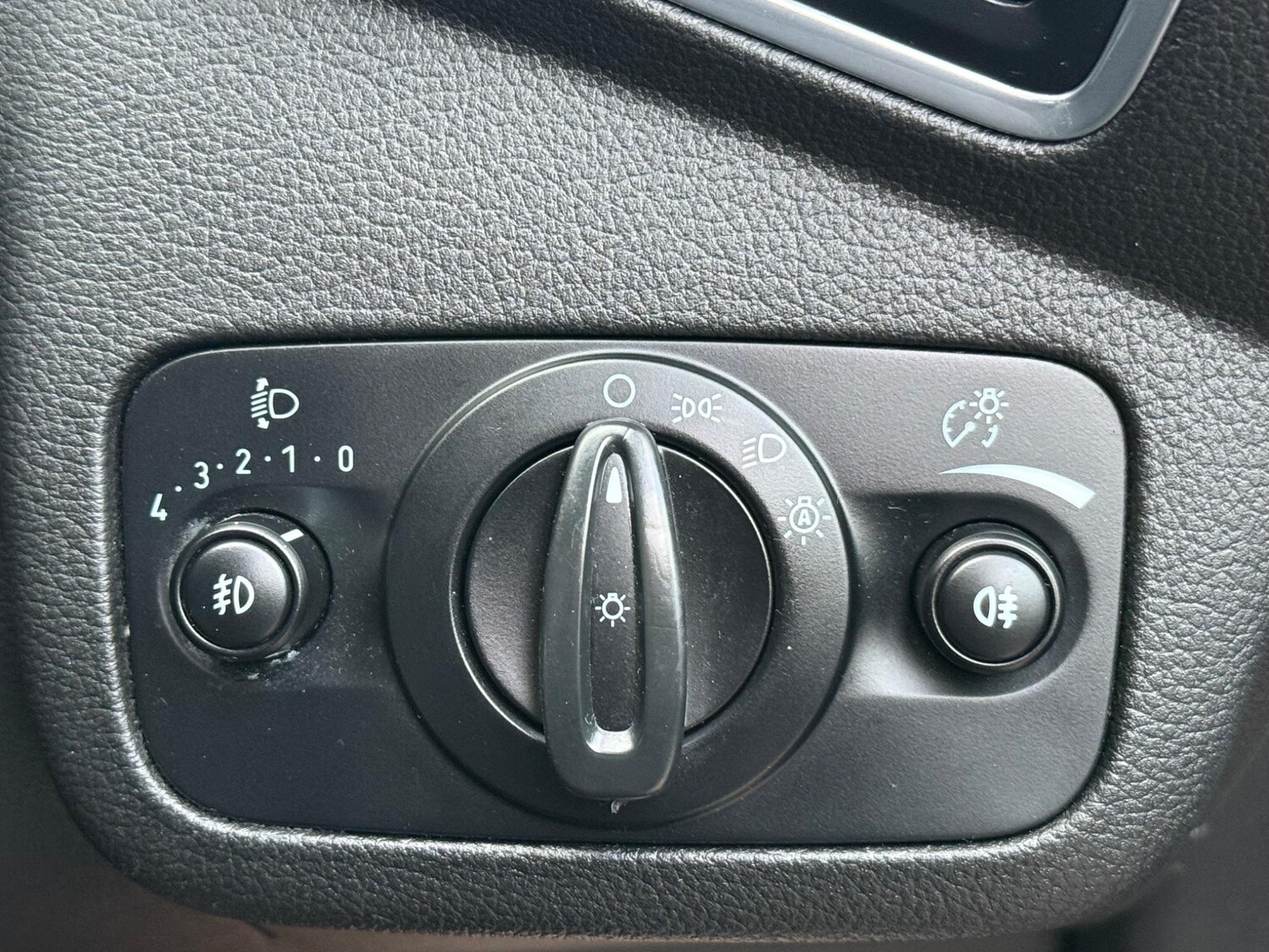 Used Ford Kuga 2015 for sale - 76167386: Photo 26