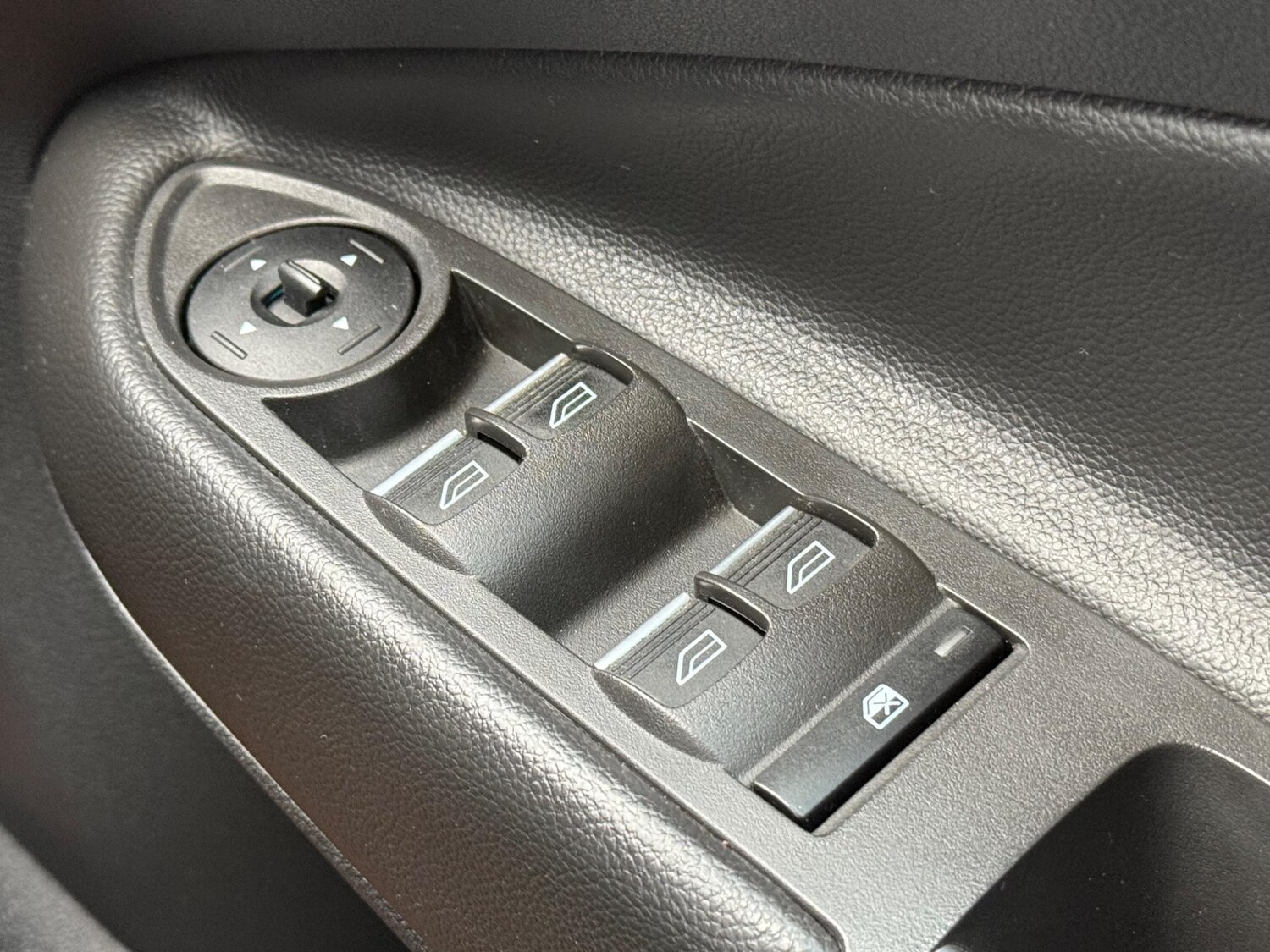 Used Ford Kuga 2015 for sale - 76167386: Photo 27