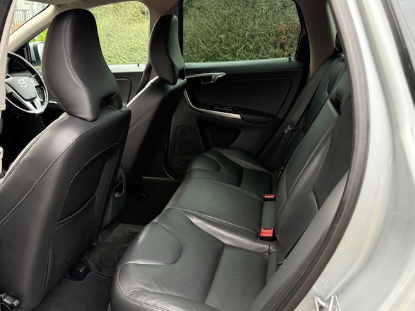 Used Volvo XC60 2015 for sale - 72794692: Photo 38