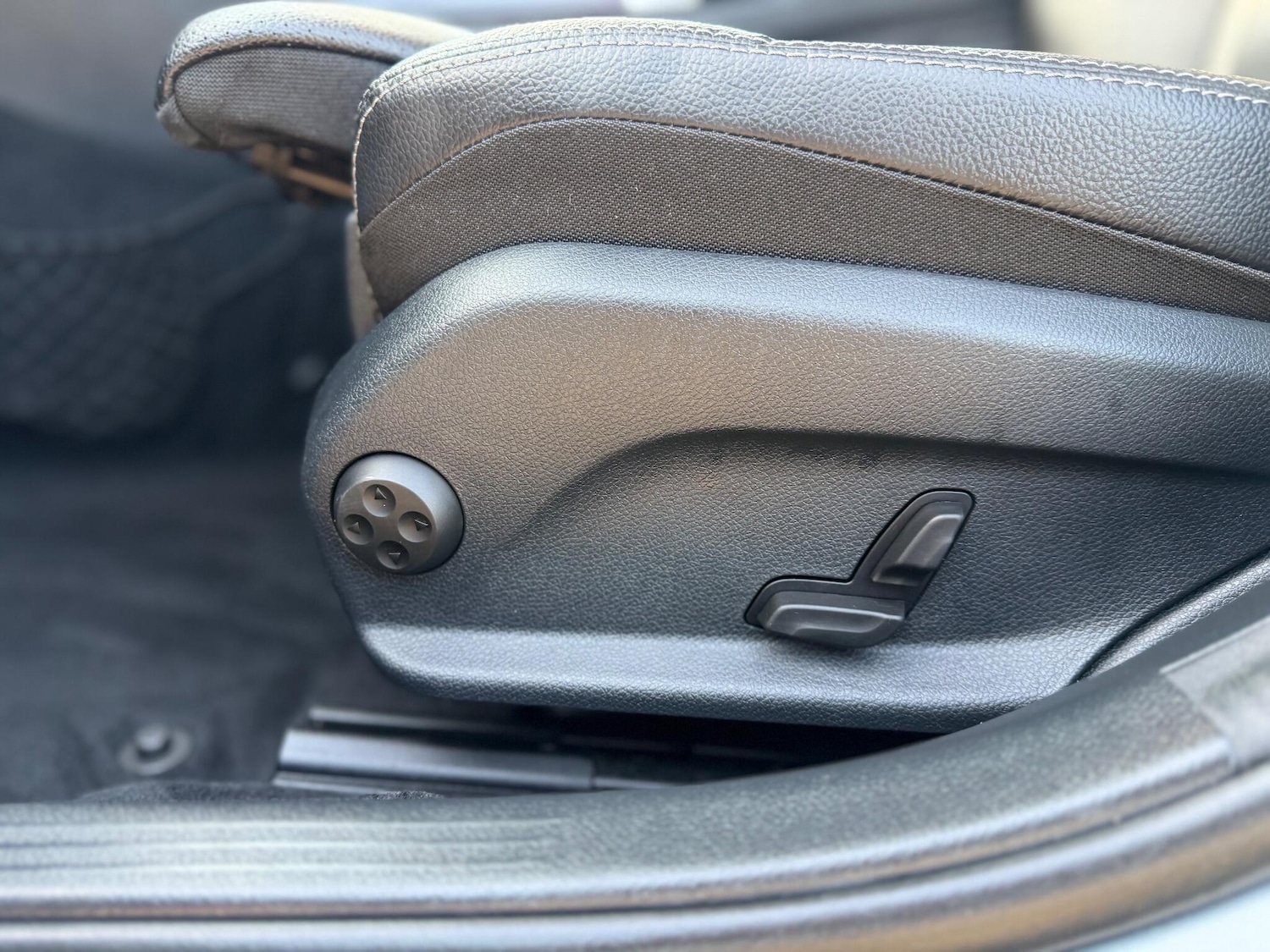 Used Mercedes-Benz C Class 2019 for sale - 75334163: Photo 19