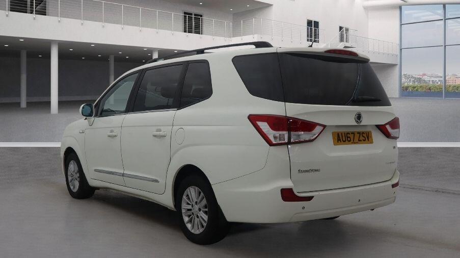 Used Ssangyong Turismo 2017 for sale - 76632758: Photo 2