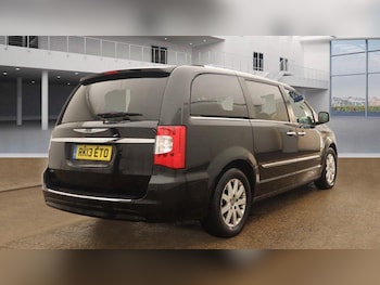 Used Chrysler Grand Voyager 2013 for sale - 76887492: Photo