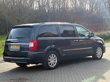 Used Chrysler Grand Voyager 2014 for sale - 73510835: Photo