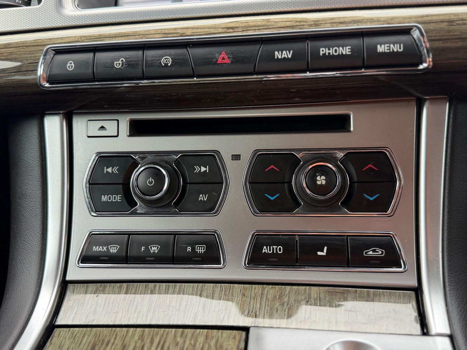 Used Jaguar XF 2014 for sale - 76201429: Photo 24