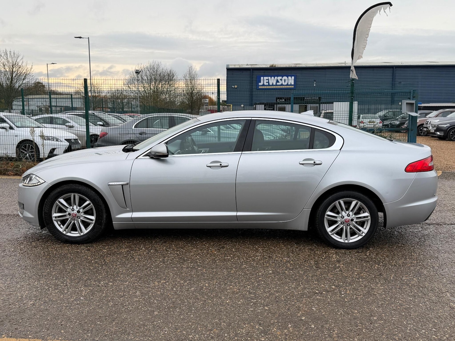 Used Jaguar XF 2014 for sale - 76201429: Photo 4
