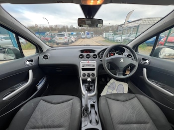 Used Peugeot 308 2011 for sale - 76584375: Photo