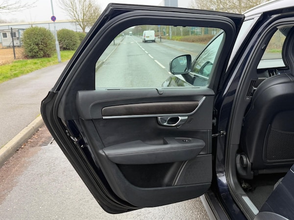 Used Volvo V90 Cross Country 2019 for sale - 73417024: Photo 31