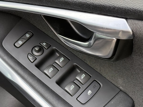 Used Volvo V40 Cross Country 2014 for sale - 73349178: Photo 19