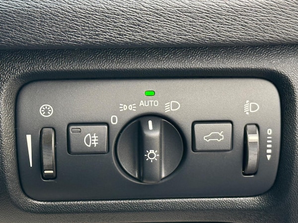 Used Volvo V40 Cross Country 2014 for sale - 73349178: Photo 27