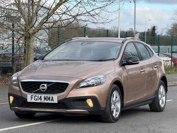 Used Volvo V40 Cross Country 2014 for sale - 73349178: Photo 2