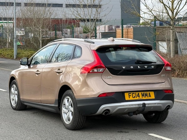 Used Volvo V40 Cross Country 2014 for sale - 73349178: Photo 3