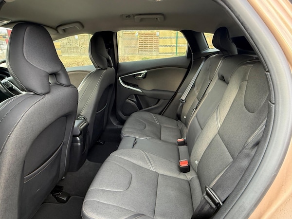 Used Volvo V40 Cross Country 2014 for sale - 73349178: Photo 9