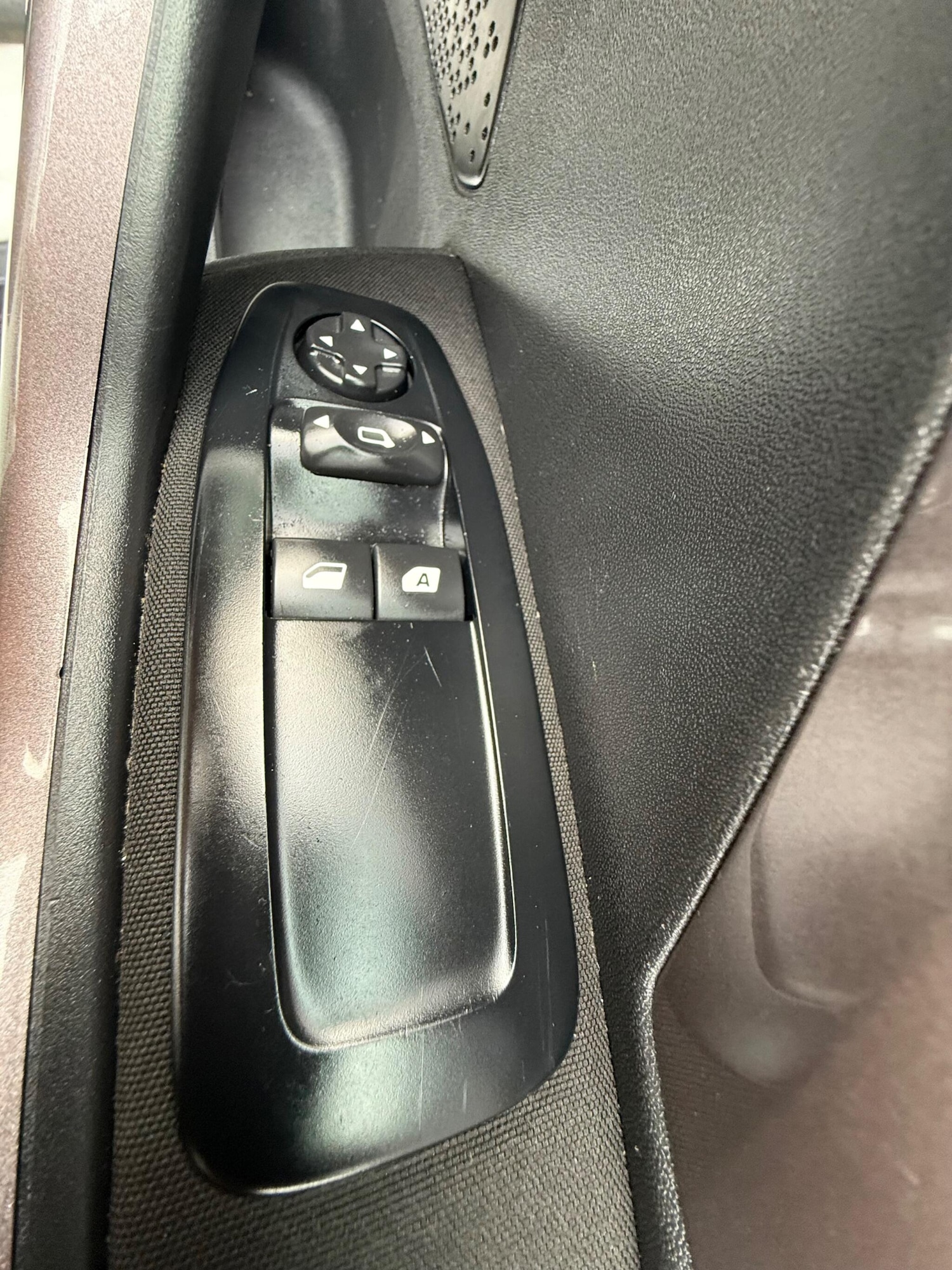 Used Peugeot 2008 2014 for sale - 77253943: Photo 28