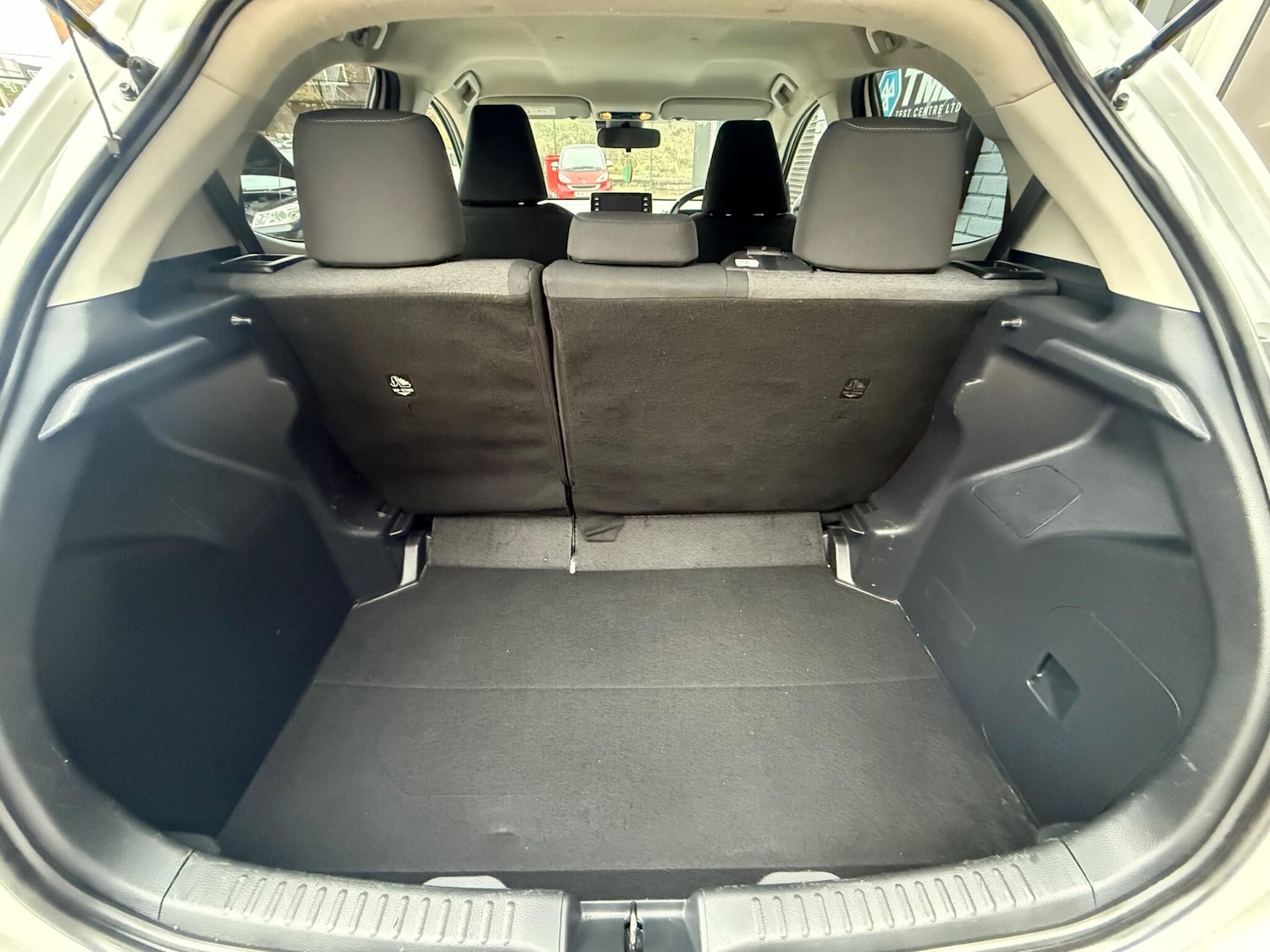 Used Toyota Yaris 2020 for sale - 77082105: Photo 27