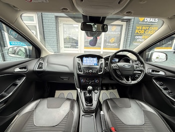 Used Ford Focus 2017 for sale - 78810119: Photo