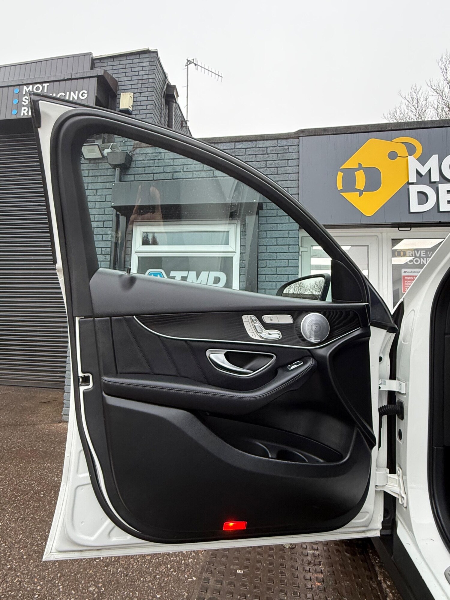 Used Mercedes-Benz GLC 2017 for sale - 77439981: Photo 12