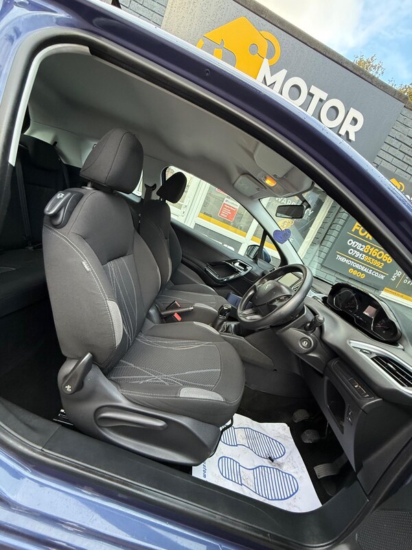 Used Peugeot 208 2014 for sale - 76189887: Photo 14