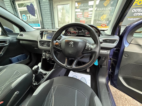 Used Peugeot 208 2014 for sale - 76189887: Photo 21