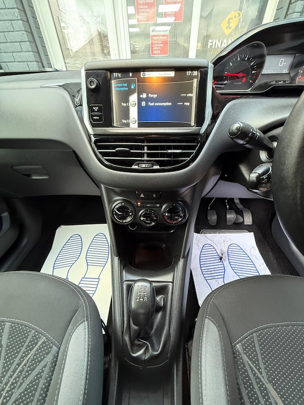 Used Peugeot 208 2014 for sale - 76189887: Photo 24