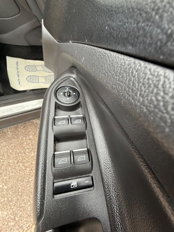 Used Ford Kuga 2015 for sale - 75094126: Photo 28